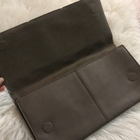 BCBG clutch - Picture 2 of 4